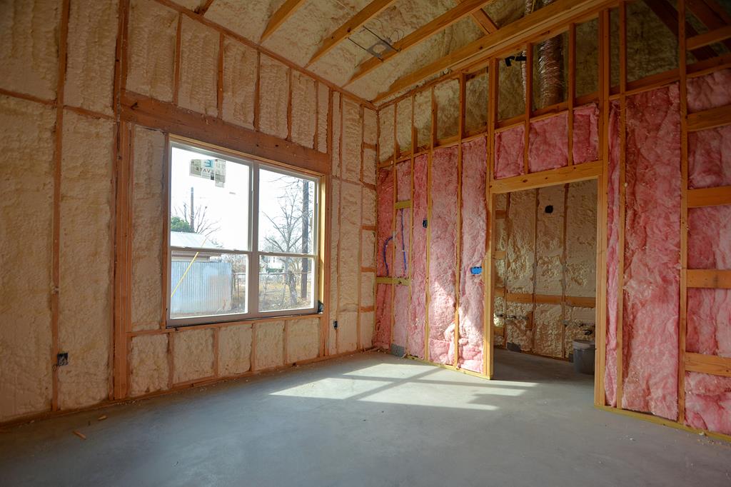 325 Cottage Street Kerrville, TX 78028 - Photo 7 of 19