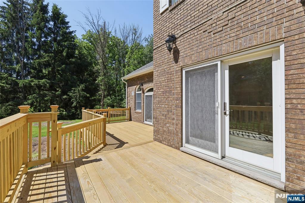 2 West Gate Road Saddle River, NJ 07458 - Photo 12 of 46