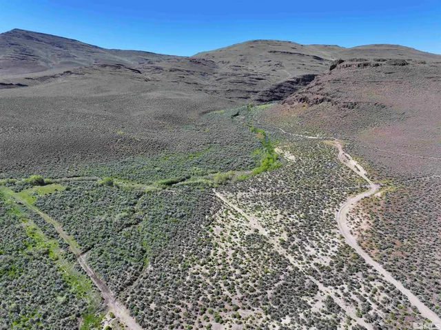 a view of a dry field