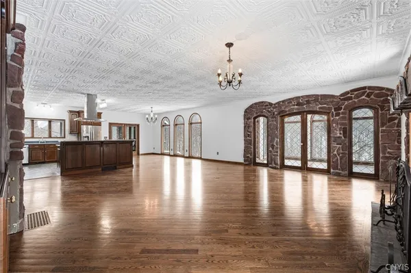 $2,350,000 | 150 Valleygate Drive, Parish, NY 13131