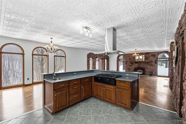 $2,350,000 | 150 Valleygate Drive, Parish, NY 13131
