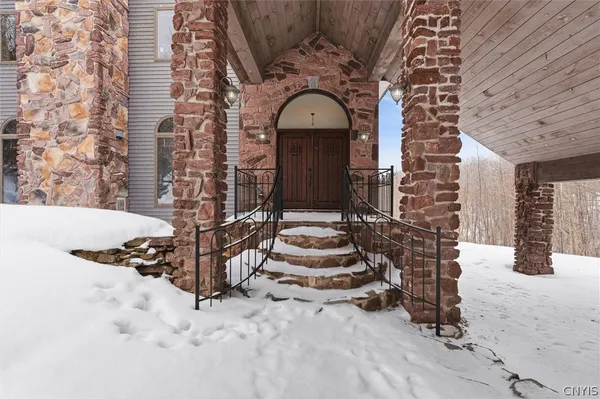 $2,350,000 | 150 Valleygate Drive, Parish, NY 13131