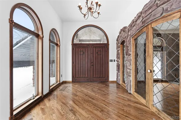 $2,350,000 | 150 Valleygate Drive, Parish, NY 13131