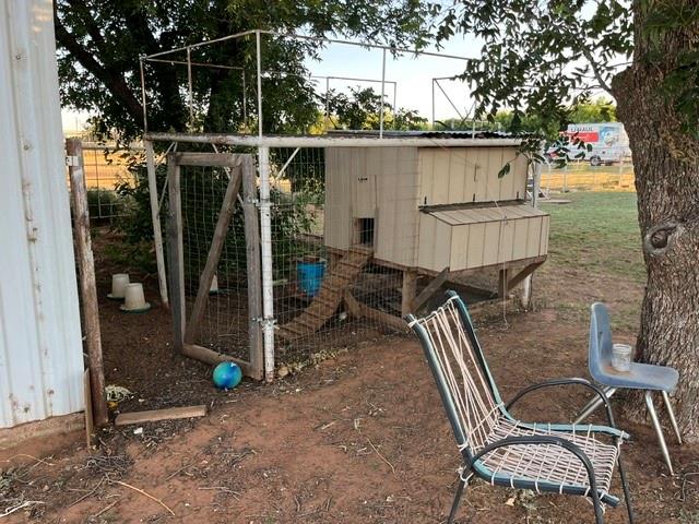 508 North Water Street Roby, TX 79543 - Photo 36 of 40 chicken coop