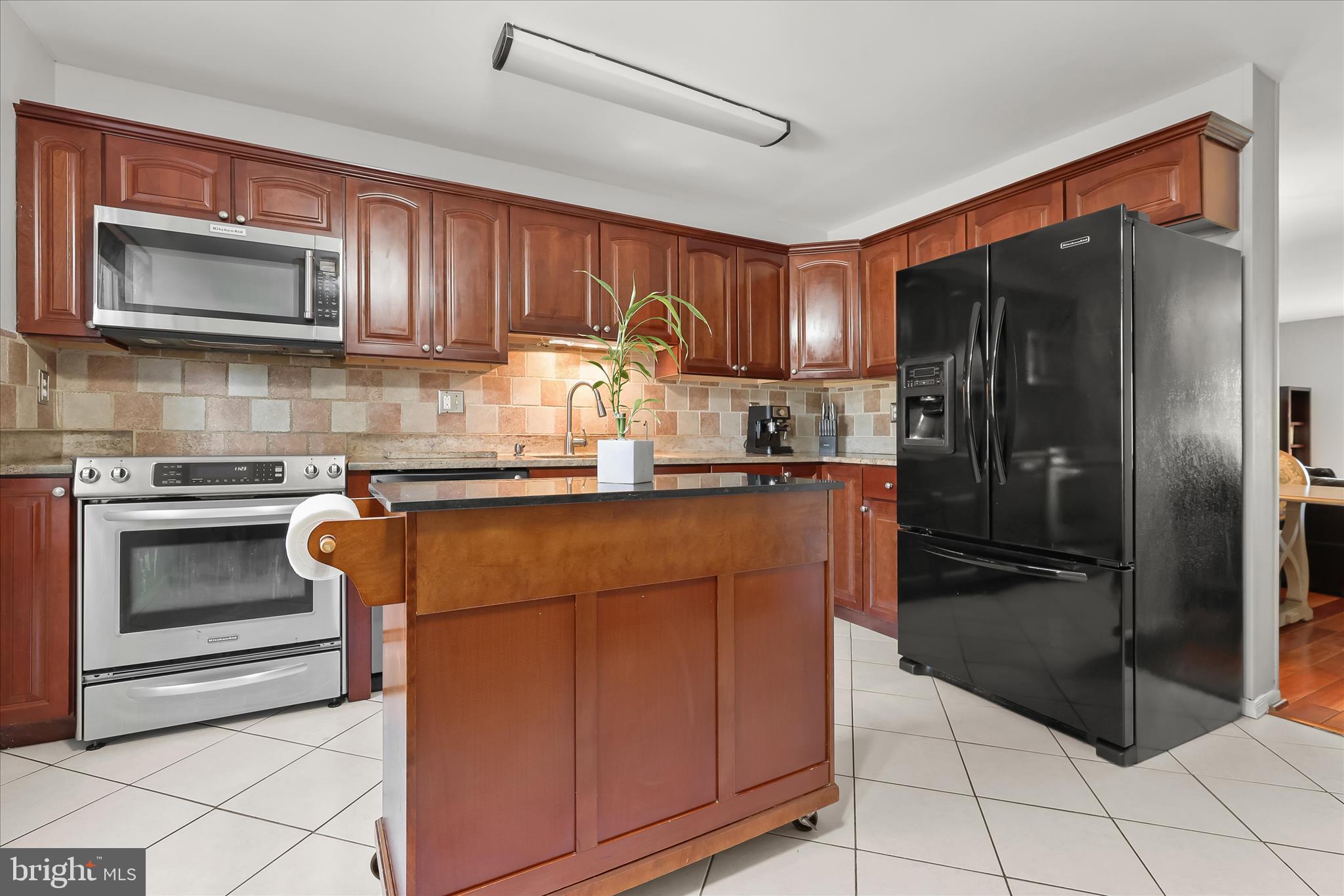79 Valley Ridge Loop Cockeysville, MD 21030 - Photo 4 of 55 Kitchen