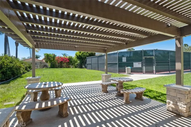 a view of a tennis court