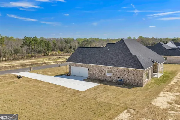 $376,900 | 434 Burlington Drive, Lizella, GA 31052
