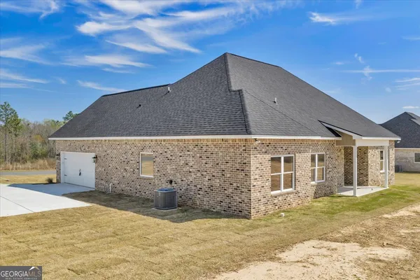 $376,900 | 434 Burlington Drive, Lizella, GA 31052