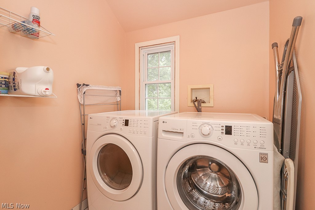 5214 East Farnhurst Road Cleveland, OH 44124 - Photo 17 of 32 A separate laundry room is on the second floor.