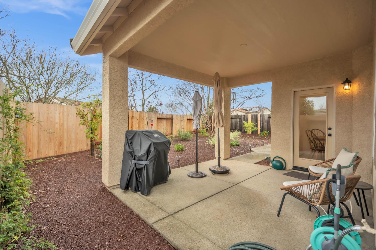 3509 Boulder Ridge Court Rocklin, CA 95765 - Photo 22 of 46 a view of a livingroom with couch and chair
