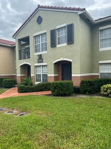 $1,900 | 10282 Fox Trail Road South, Unit 210, Royal Palm Beach, FL 33411