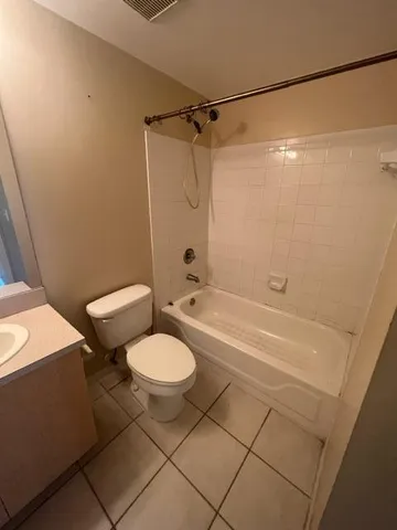 $1,900 | 10282 Fox Trail Road South, Unit 210, Royal Palm Beach, FL 33411