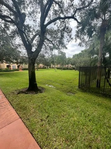 $1,900 | 10282 Fox Trail Road South, Unit 210, Royal Palm Beach, FL 33411