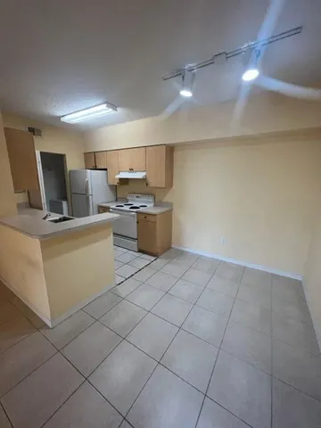 $1,900 | 10282 Fox Trail Road South, Unit 210, Royal Palm Beach, FL 33411