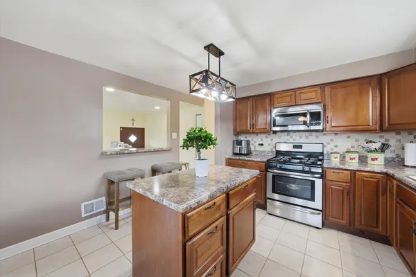$319,900 | 14828 St Louis Avenue, Midlothian, IL 60445