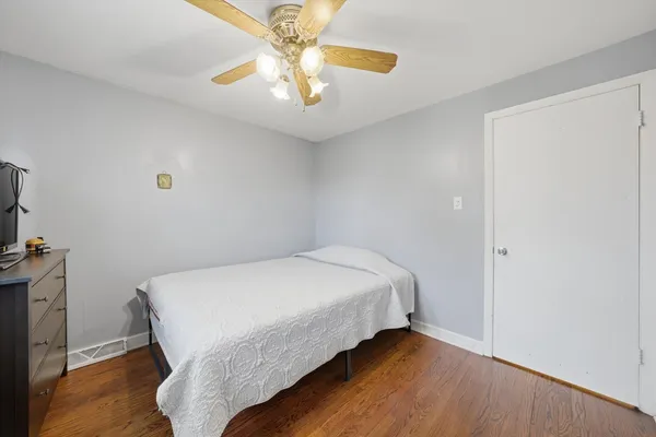 $319,900 | 14828 St Louis Avenue, Midlothian, IL 60445