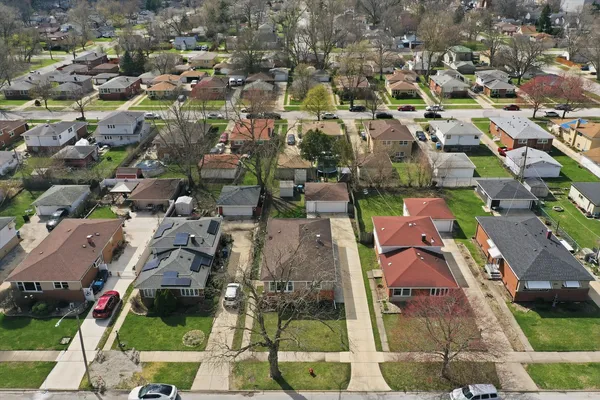 $319,900 | 14828 St Louis Avenue, Midlothian, IL 60445