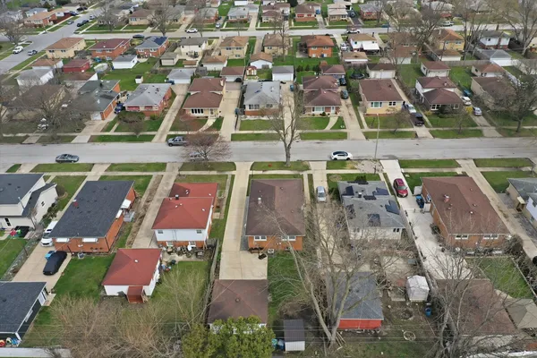 $319,900 | 14828 St Louis Avenue, Midlothian, IL 60445