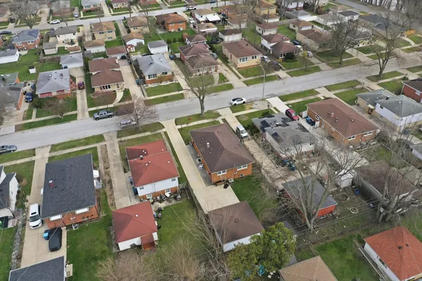 $319,900 | 14828 St Louis Avenue, Midlothian, IL 60445