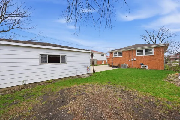 $319,900 | 14828 St Louis Avenue, Midlothian, IL 60445