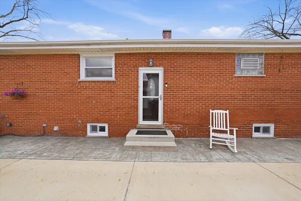 $319,900 | 14828 St Louis Avenue, Midlothian, IL 60445