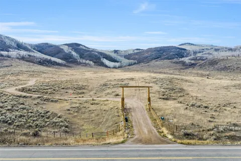 $775,000 | 29250 Lakeside Lane, Oak Creek, CO 80467