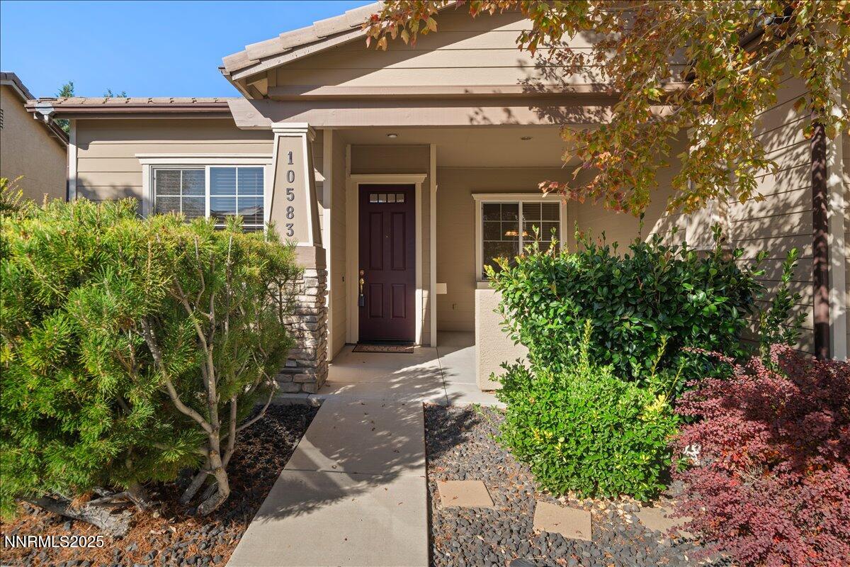 10583 Crystal Bay Drive Reno, NV 89521 - Photo 5 of 43 front view of the house and a yard