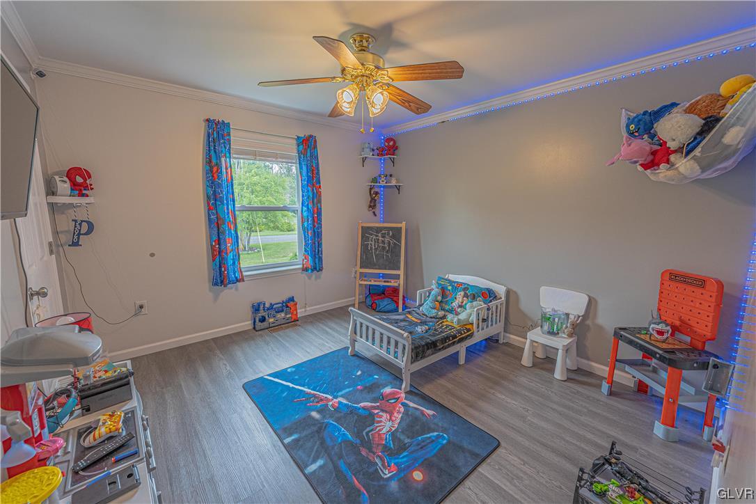 897 North Summit Road Bath, PA 18014 - Photo 20 of 35 a living room with furniture and a wooden floor