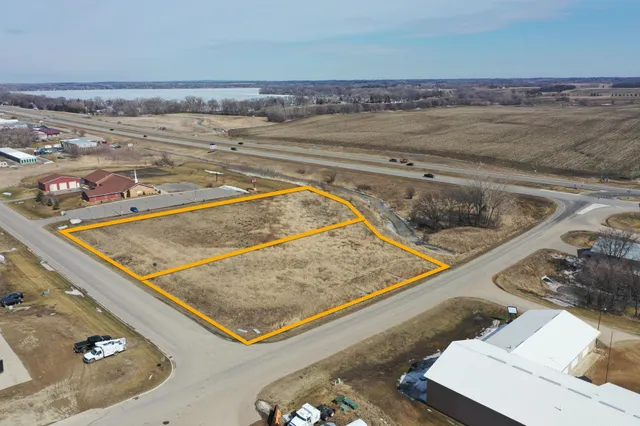 $99,000 | 7-8 18th Street Northeast, Willmar, MN 56201