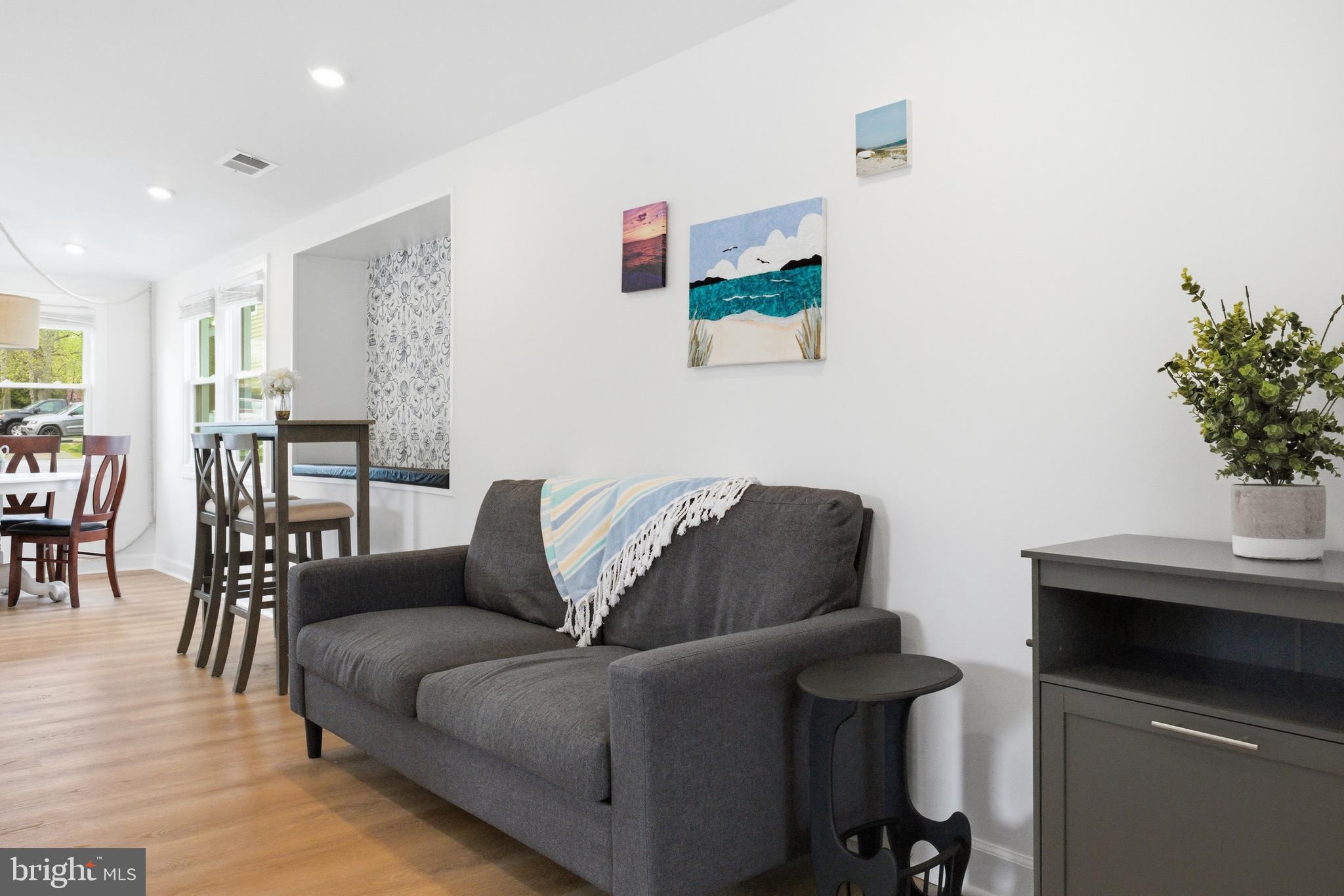 8329 Bayside Road Chesapeake Beach, MD 20732 - Photo 14 of 53 Family Sitting Area