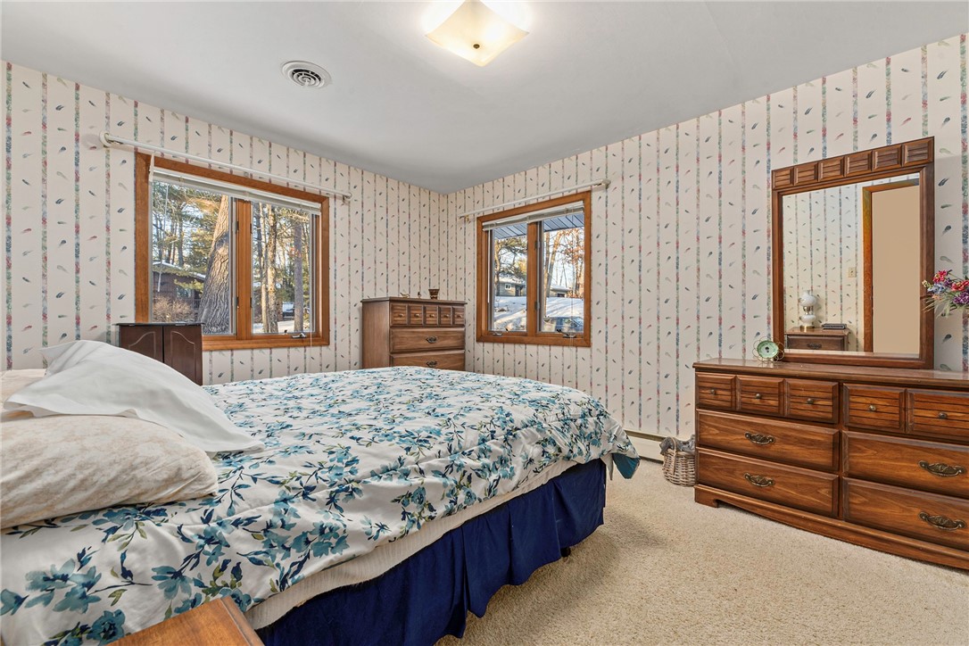 431 Spring Lake Road Rhinelander, WI 54501 - Photo 11 of 38 Upper bedroom