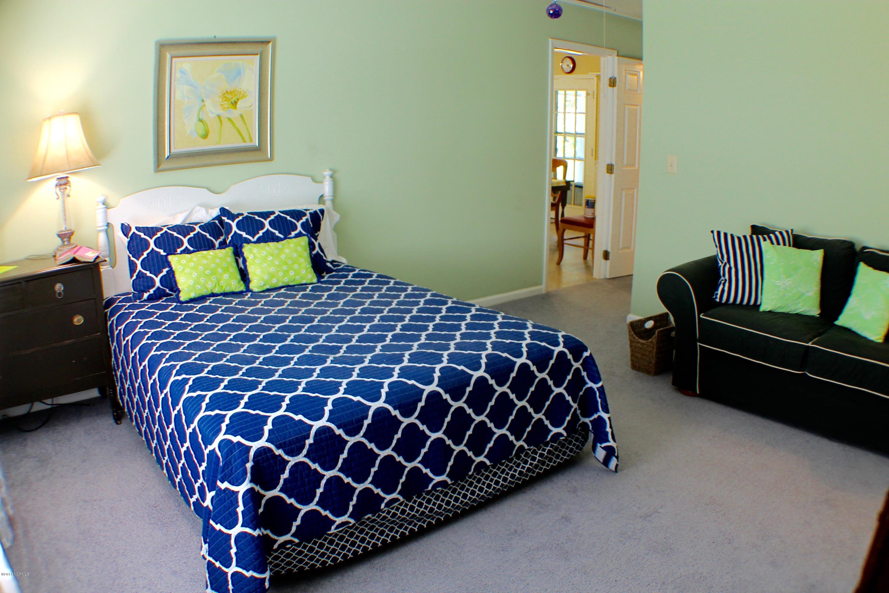 217 Fairford Road Castle Hayne, NC 28429 - Photo 8 of 17 Master suite large enough to easily fit a reading couch