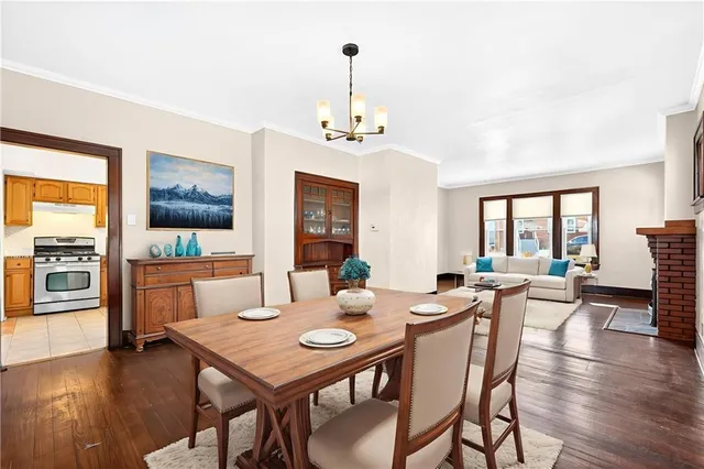 $269,500 | 140 4th Street, Houston, PA 15342