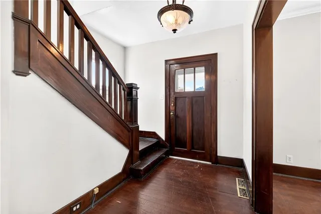 $269,500 | 140 4th Street, Houston, PA 15342