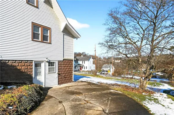 $265,000 | 140 4th Street, Houston, PA 15342