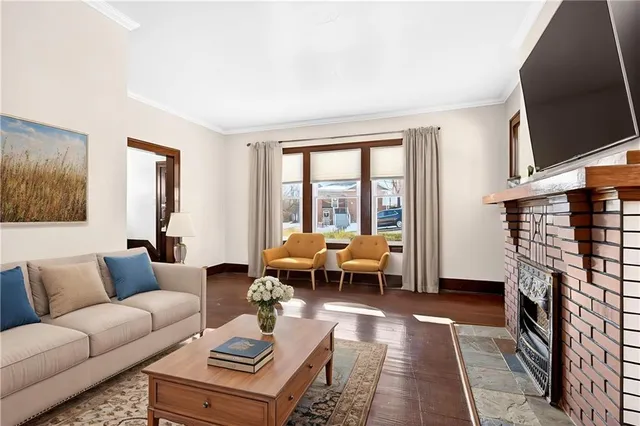 $269,500 | 140 4th Street, Houston, PA 15342