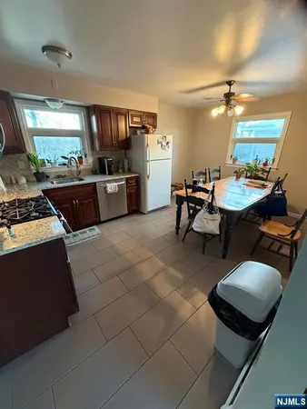 $2,650 | 106 Rochelle Parkway, Unit 2, Saddle Brook, NJ 07663