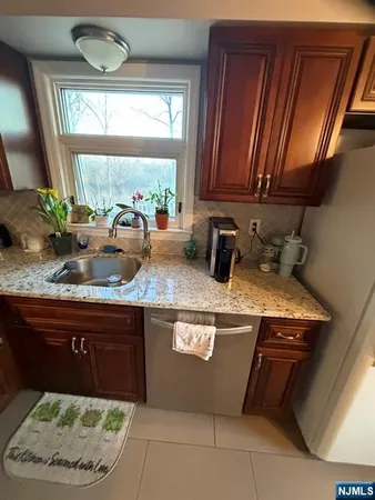 $2,650 | 106 Rochelle Parkway, Unit 2, Saddle Brook, NJ 07663