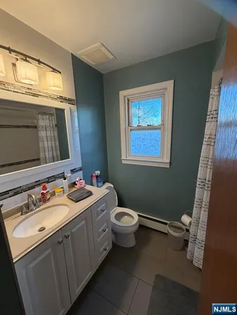 $2,650 | 106 Rochelle Parkway, Unit 2, Saddle Brook, NJ 07663