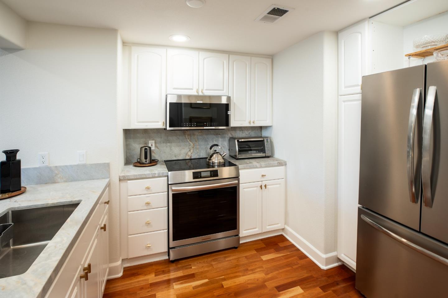 1 West Edith Avenue, Unit A101 Los Altos, CA 94022 - Photo 4 of 27