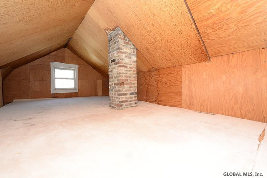 42 Cordell Road Schenectady, NY 12304 - Photo 16 of 28 Access in bedroom 1