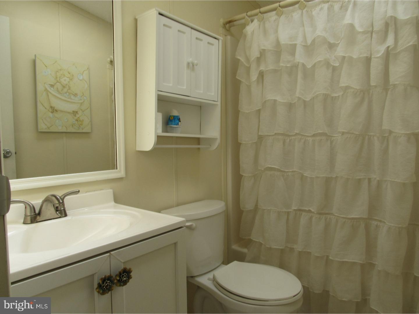 402 Oceanwind Road Bear, DE 19701 - Photo 14 of 19 Bathroom