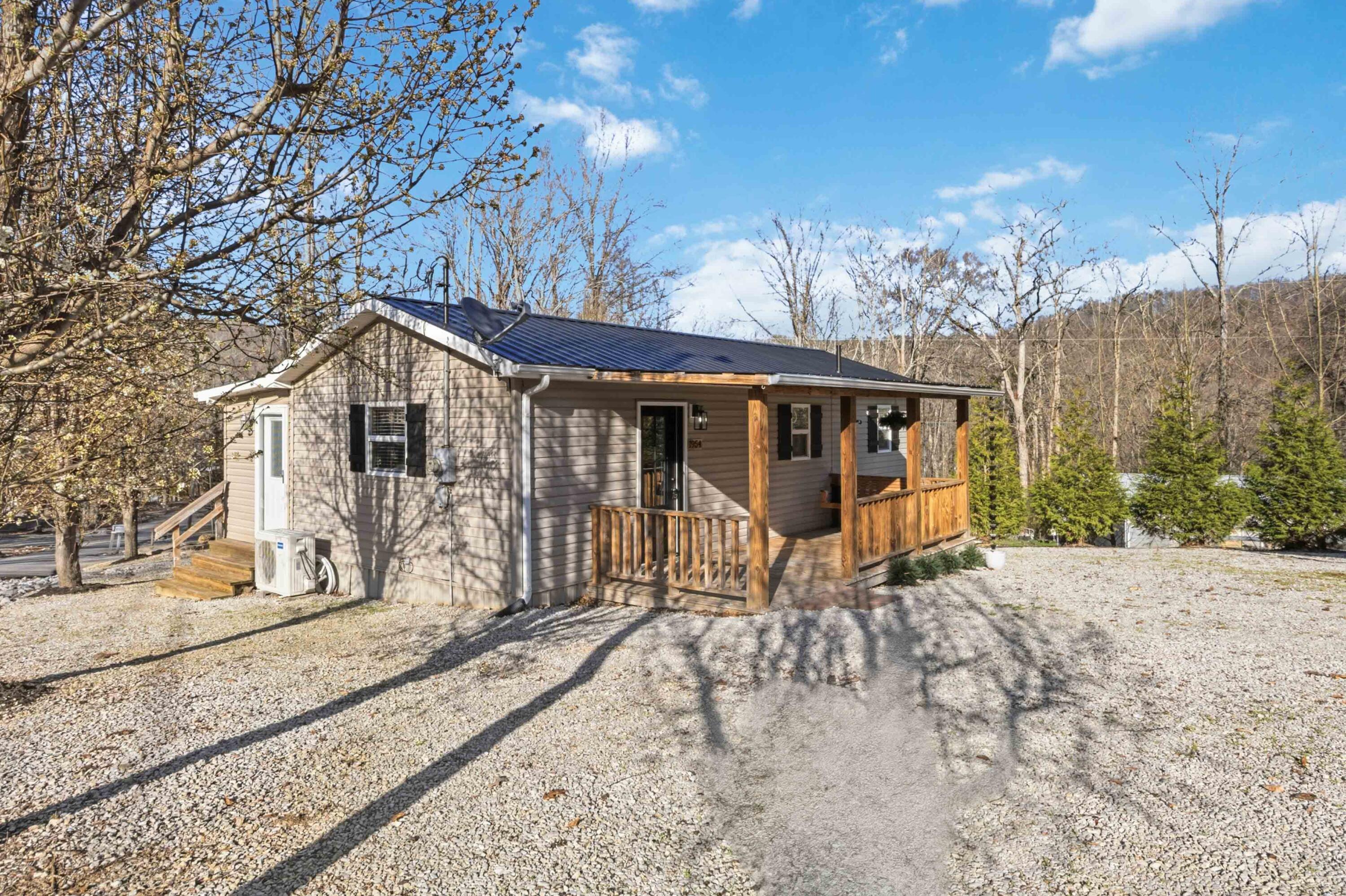 1954 Jasper Bend Road Burnside, KY 42519 - Photo 2 of 41 002