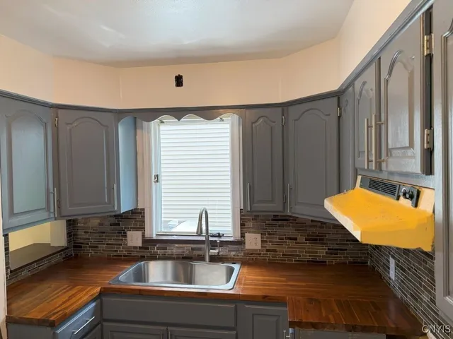 $1,600 | 109 Harford Road, Syracuse, NY 13208