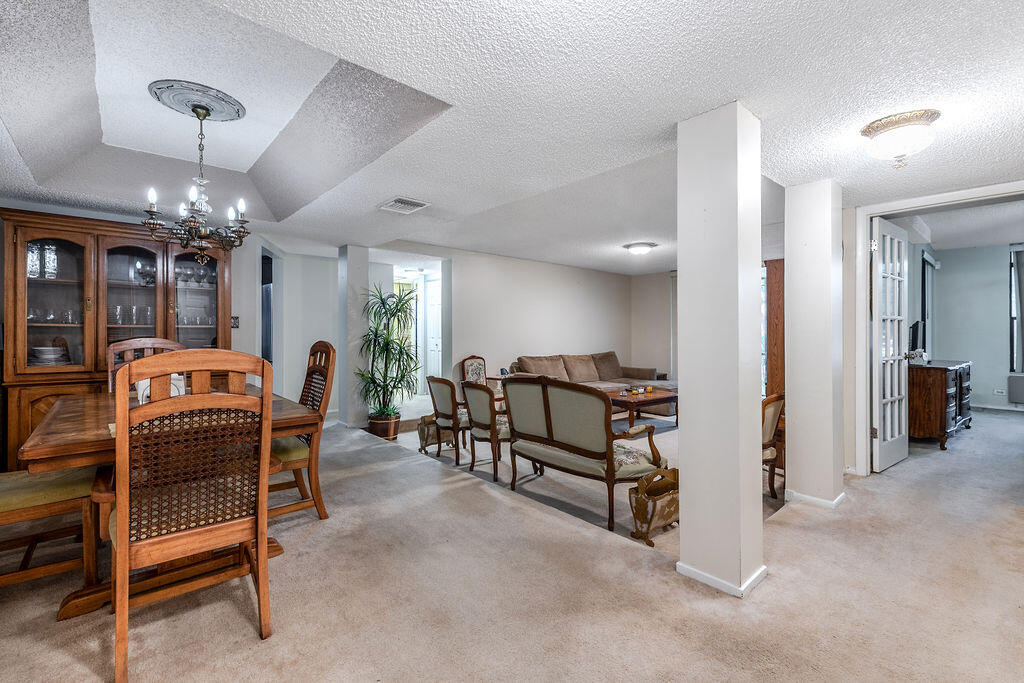 3680 Inverrary Drive, Unit 1V Lauderhill, FL 33319 - Photo 3 of 35 3680InverraryLnDrapt1V.Lauderhill-3