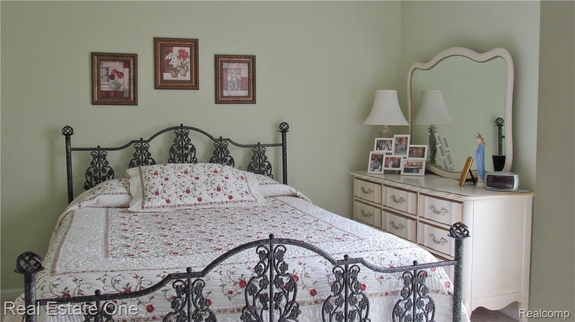 1000 Churchill Circle, Unit 17 Rochester, MI 48307 - Photo 18 of 36 020.JPG
