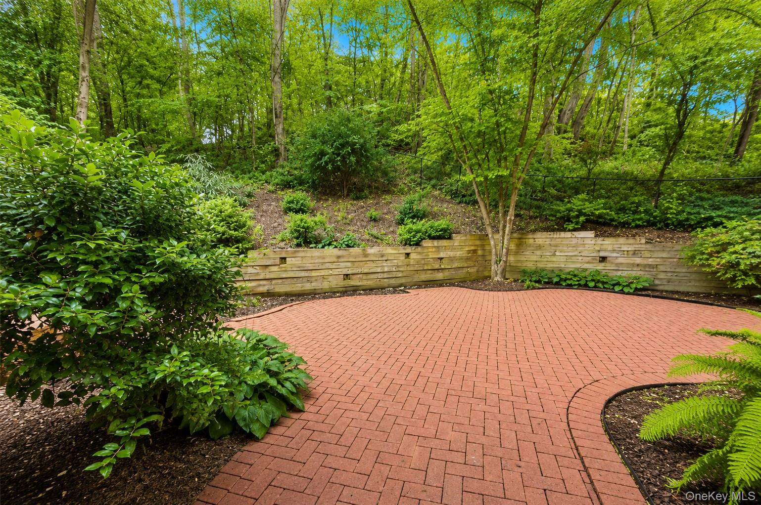 111 Fleets Cove Road Huntington, NY 11743 - Photo 19 of 20 Gallery Image 19