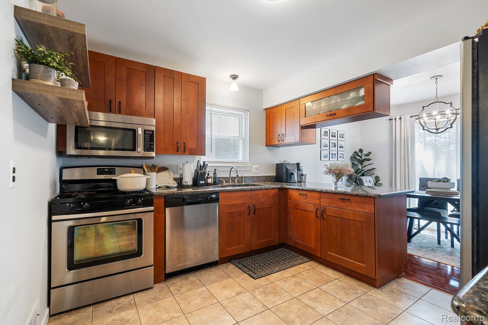 42102 Ridge Road West Novi, MI 48375 - Photo 14 of 29 Gallery Image 14