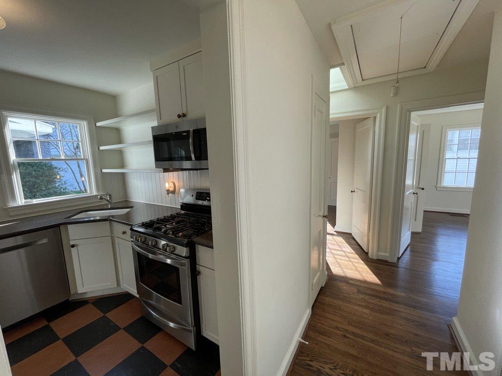 207 Dennis Avenue Raleigh, NC 27604 - Photo 7 of 29
