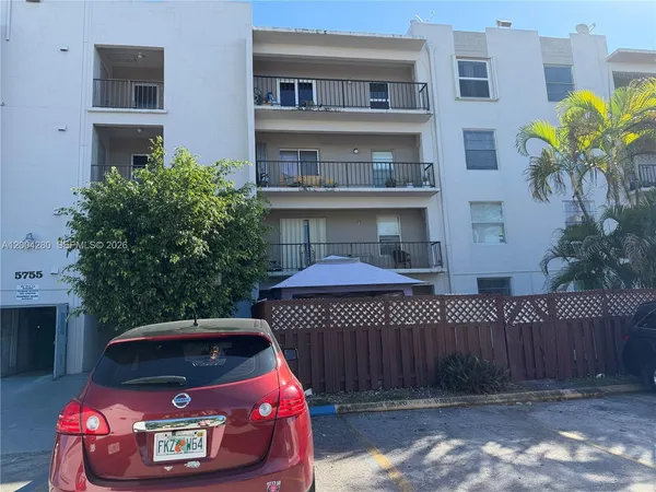 $229,900 | 5755 West 20th Avenue, Unit 308, Hialeah, FL 33012